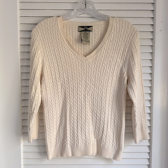 525 America Cable-knit V-neck Cream Sweater, EUC, Size M - Picture 1 of 7